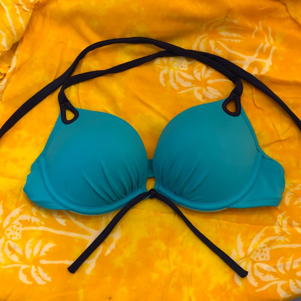 Victoria’s Secret Double Cup Bathing suit top